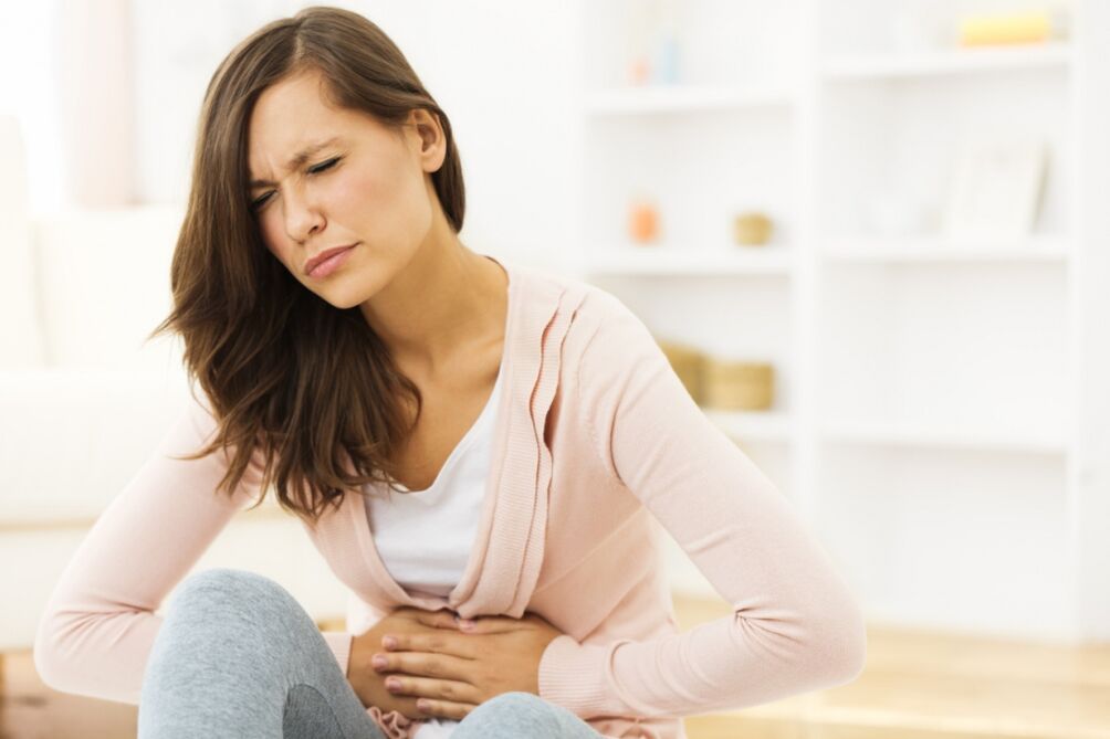 dolor abdominal debido a gusanos